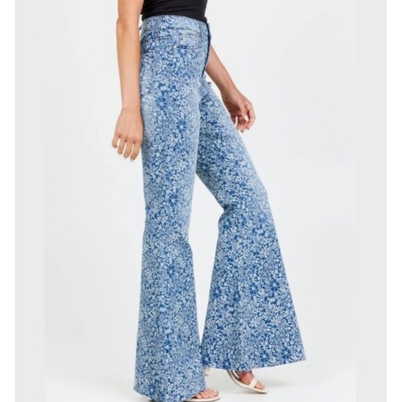 Altar'd State Womens Boho Flare Jeans Size 31 Blue Denim Floral Bell Bottom - Picture 3 of 12